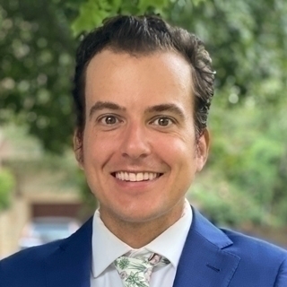 Aaron Laviana headshot.