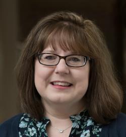 Karen Barton headshot.