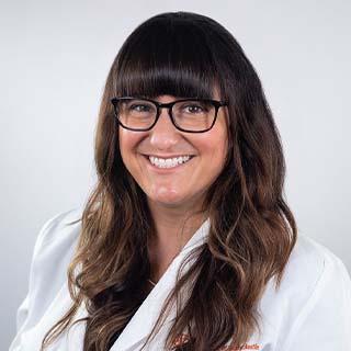Headshot of Amanda Winter-Greenberg.