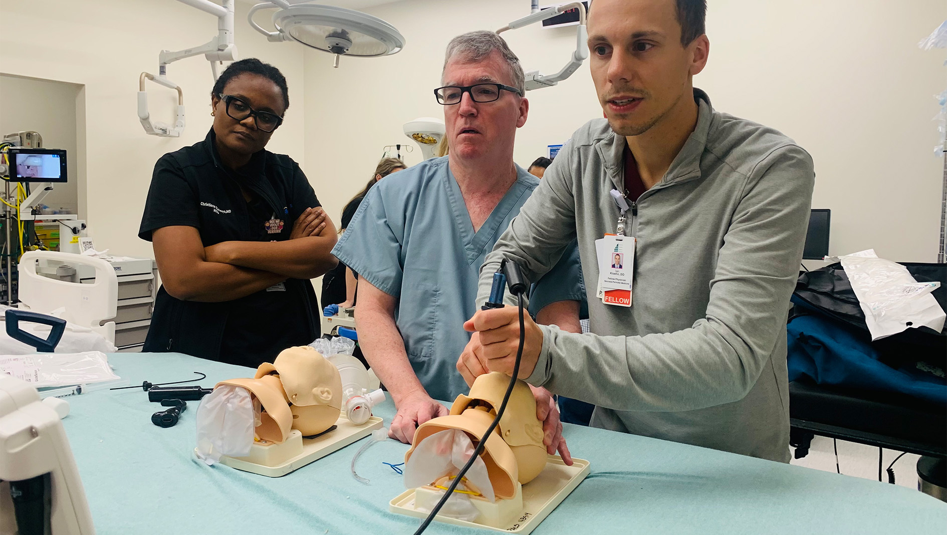 Trainees within the Neonatal-Perinatal Medicine Fellowship participate in a video laryngoscopy activity.